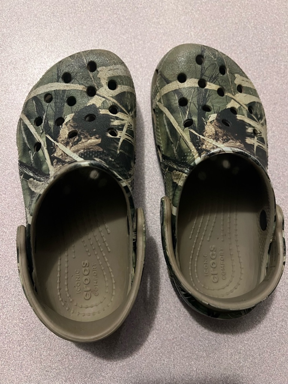 CROCS Kids Clog in Green Camo
